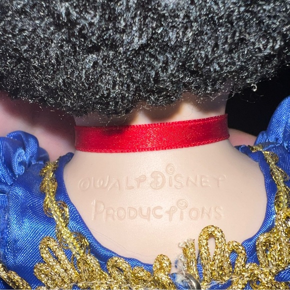 Goebel Disney It's A Small World 14 Inch Musical Doll France - Picture 3 of 6